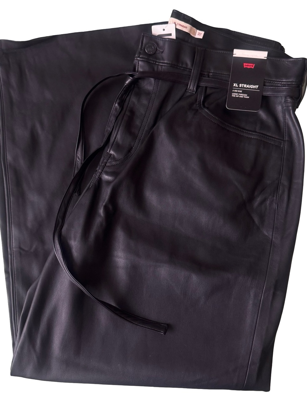 NWT Levi's Premium Women’s Black Faux Leather High Rise Straight Pants 32x31